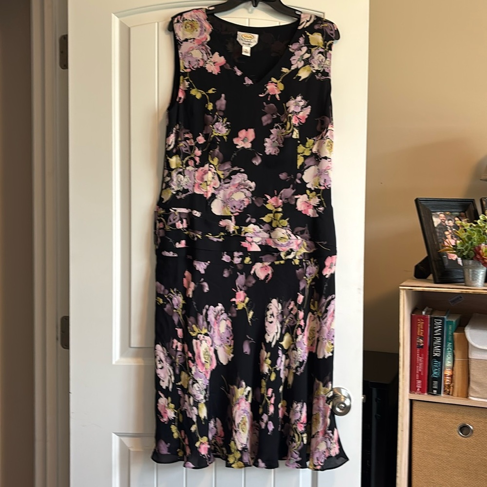 Talbots Petites Pure Silk Woman Size 14 Black Midi Dress Hydrangea Lined Vintage